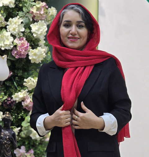 خانم افروز اکملی
